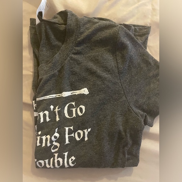 Harry Potter Women’s Size Small “I don’t go looking for Trouble…” T-Shirt - Picture 3 of 4